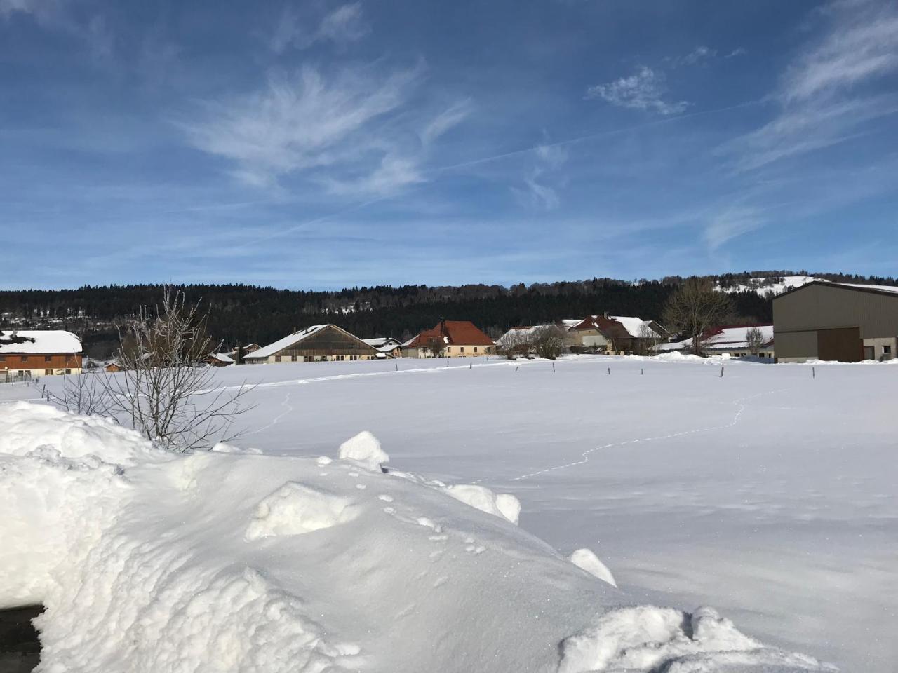 Chambres D'Hotes - Les Dolines La Chaux  Buitenkant foto